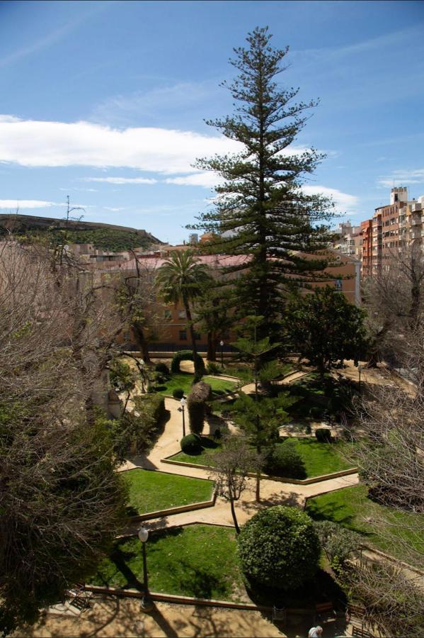 Apartmán Reina Victoria La Plaza Alicante Exteriér fotografie